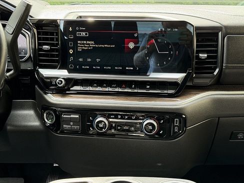 Used 2025 GMC Sierra 1500 Elevation AWD/4WD image 9