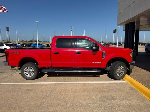 Used 2017 Ford F250 XLT w/ XLT Value Package AWD/4WD image 8