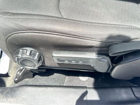 Used 2022 Jeep Wrangler Unlimited Sport image 21