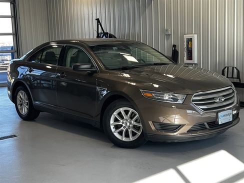 Used 2015 Ford Taurus SE image 1