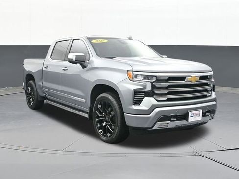 Used 2025 Chevrolet Silverado 1500 High Country AWD/4WD image 23