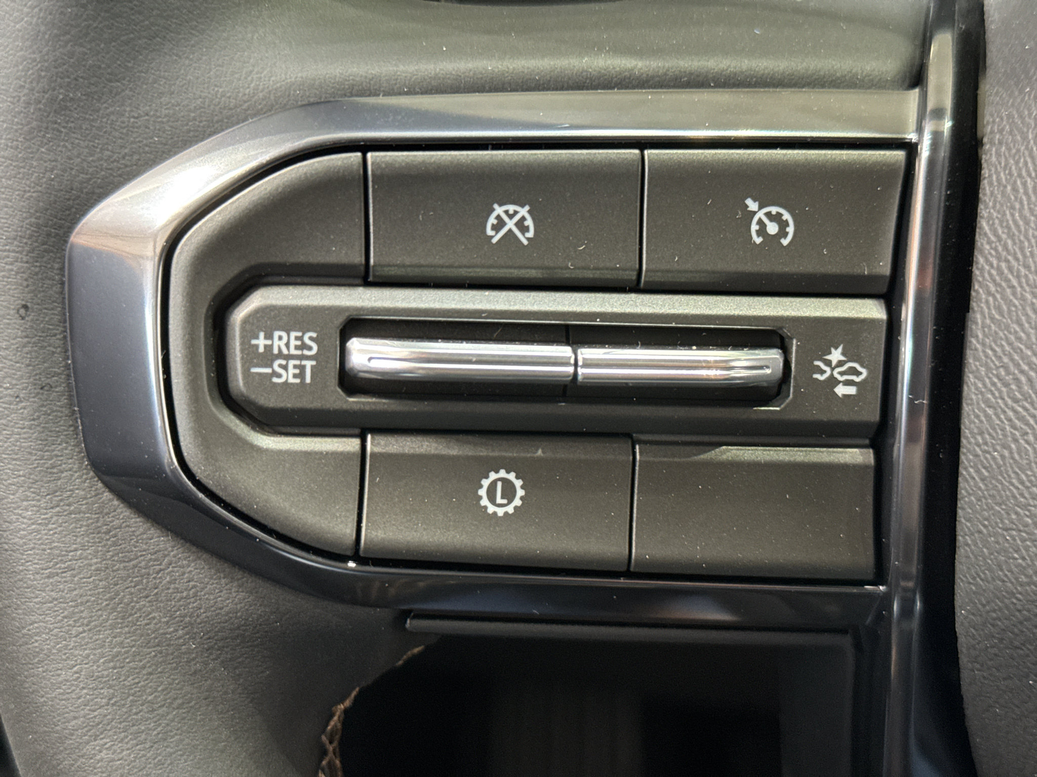 New 2026 GMC Terrain AT4 w/ Technology Package II AWD/4WD image 25