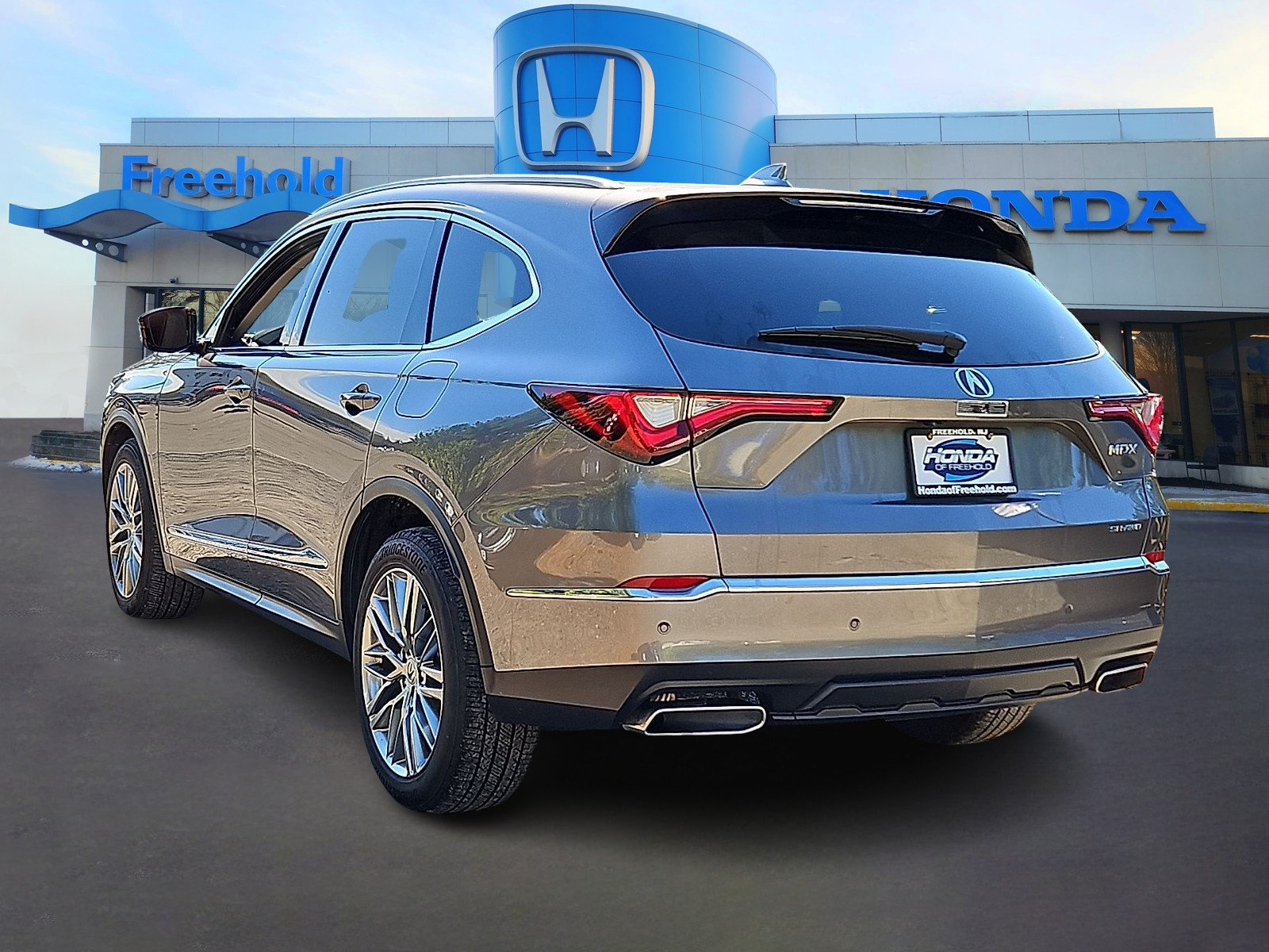 Used 2024 Acura MDX w/ Advance Package AWD/4WD image 5