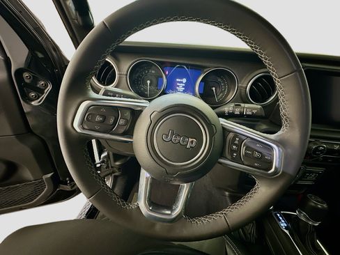 Used 2023 Jeep Wrangler Sahara w/ Safety Group image 18