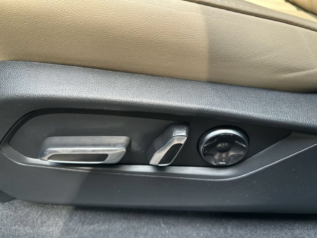 Used 2023 Acura MDX w/ Technology Package FWD image 14