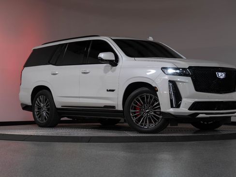 Used 2023 Cadillac Escalade V image 34