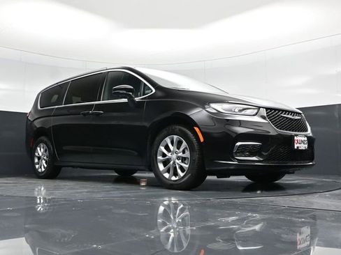 New 2026 Chrysler Pacifica Select image 22
