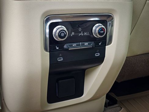 Used 2023 GMC Yukon Denali AWD/4WD image 32