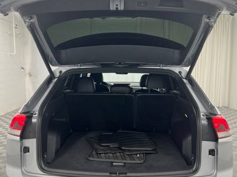 Used 2022 Volkswagen Atlas Cross Sport SE w/ Panoramic Sunroof Package AWD/4WD image 17