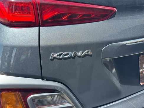 Used 2019 Hyundai Kona Limited FWD image 11