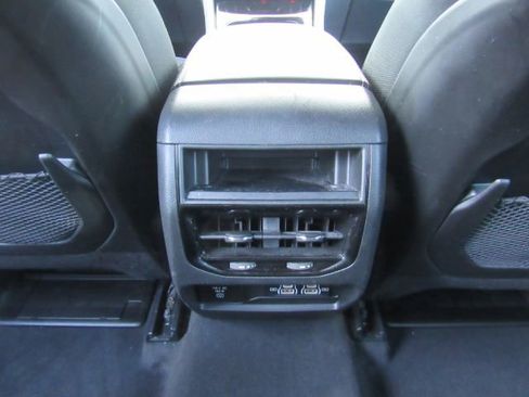 Used 2025 Jeep Grand Cherokee Altitude image 28