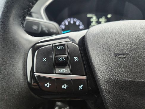 Used 2022 Ford Escape SE w/ SE Sport Appearance Package image 18