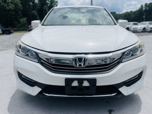 Used 2017 Honda Accord EX-L image 2