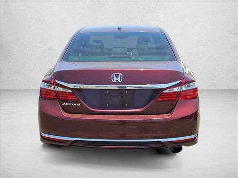 Used 2017 Honda Accord EX-L image 2