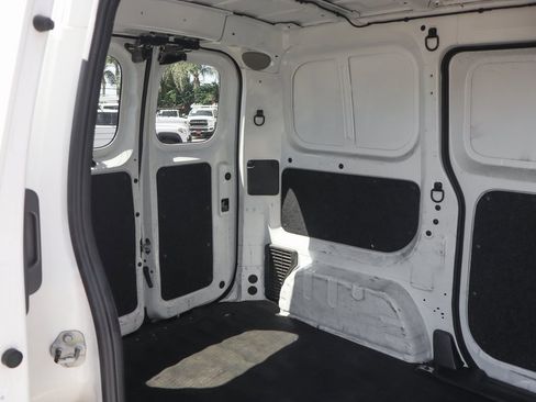 Used 2021 Nissan NV200 S w/ Back Door Glass Package image 13