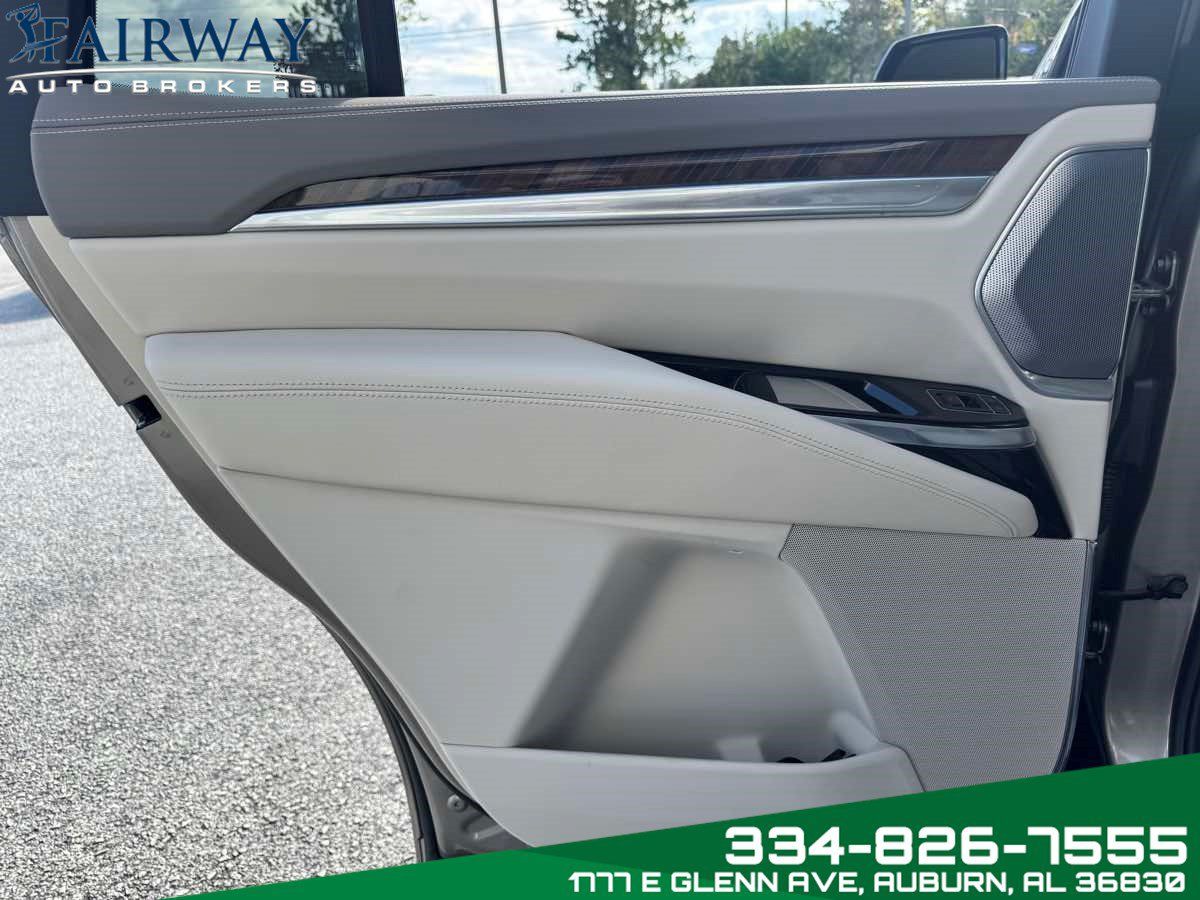 Used 2025 Cadillac Escalade Sport Platinum AWD/4WD image 33