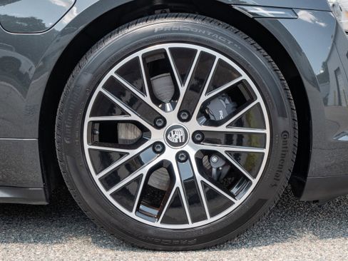 Certified 2022 Porsche Taycan image 17