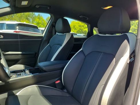 Certified 2025 Kia K5 GT-Line AWD/4WD image 13