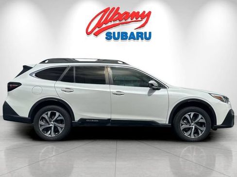 Used 2022 Subaru Outback Limited AWD/4WD image 3