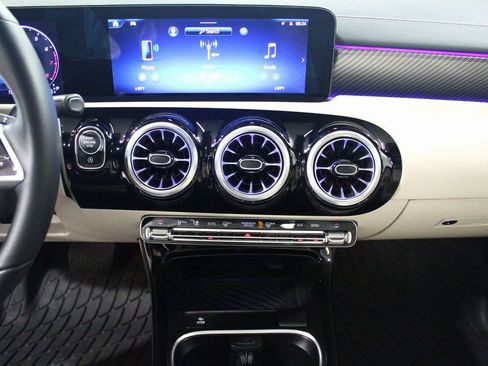 Certified 2025 Mercedes-Benz CLA 250 4MATIC image 20