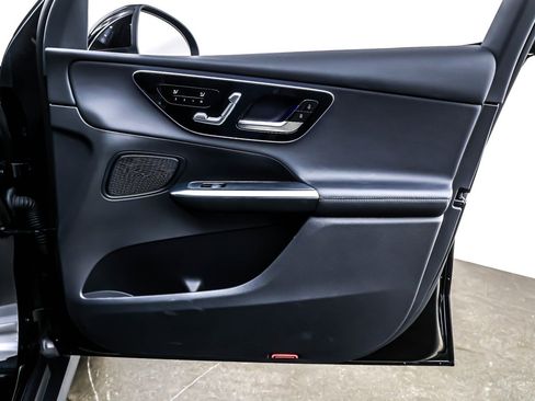 Certified 2025 Mercedes-Benz GLC 300 image 25