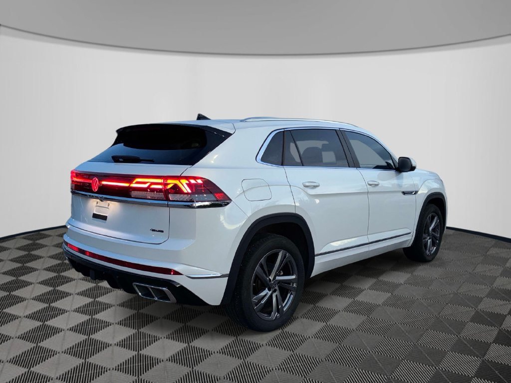 Used 2024 Volkswagen Atlas Cross Sport SEL R-Line AWD/4WD image 7