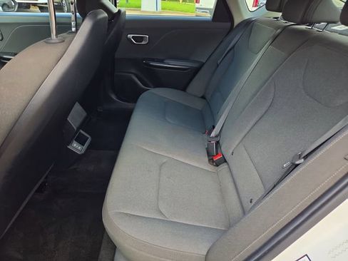 Used 2025 Kia K4 FWD image 24