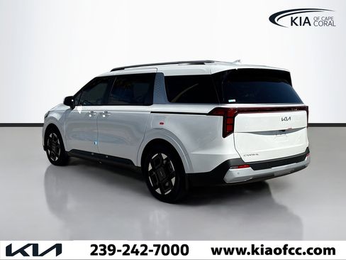 New 2026 Kia Carnival EX image 3