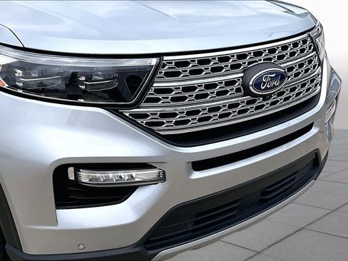Used 2023 Ford Explorer Limited AWD/4WD image 22