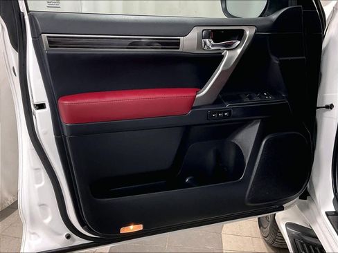 Used 2023 Lexus GX 460 Luxury w/ Sport Design Package image 9