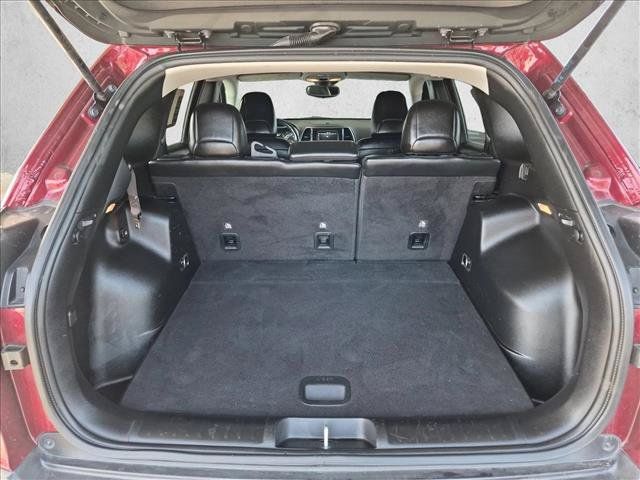 Used 2021 Jeep Cherokee Latitude Lux FWD image 6