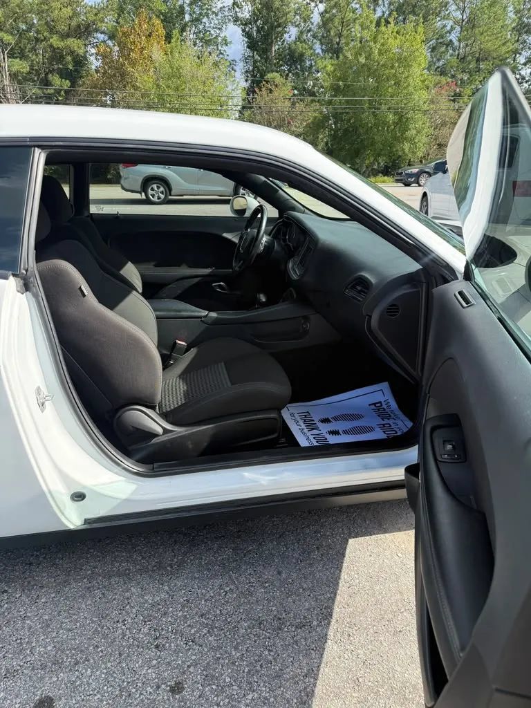Used 2022 Dodge Challenger GT RWD image 17