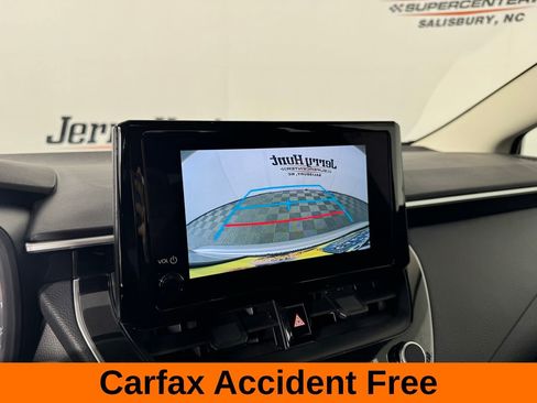 Used 2025 Toyota Corolla LE image 3