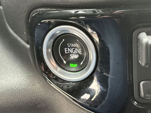 Used 2022 Chevrolet Silverado 1500 RST image 16