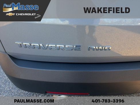 Used 2023 Chevrolet Traverse LT w/ Rear Camera Mirror Package image 15