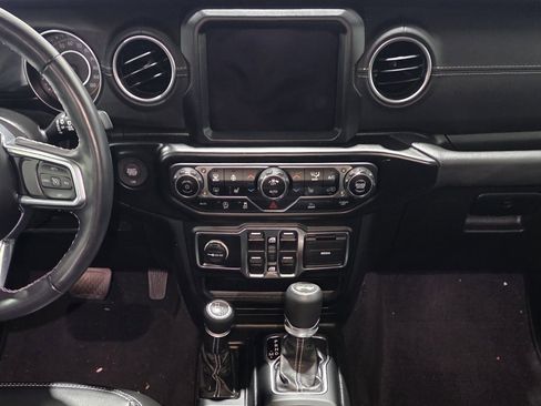 Used 2021 Jeep Wrangler Unlimited Sahara w/ Uconnect 4C Nav & Sound Group image 14