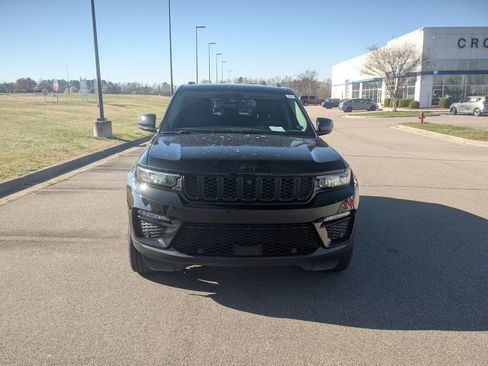 Used 2023 Jeep Grand Cherokee Limited w/ Luxury Tech Group II AWD/4WD image 8
