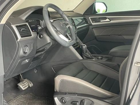 Used 2023 Volkswagen Atlas SEL Premium image 15