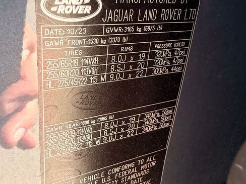 Used 2024 Land Rover Defender 110 X-Dynamic SE AWD/4WD image 21