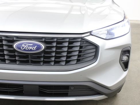 Used 2023 Ford Escape SE FWD image 8