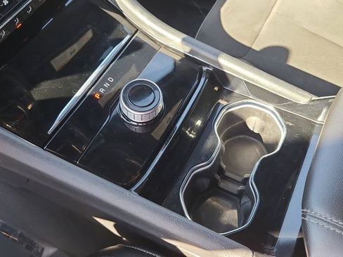 Used 2023 Jeep Grand Cherokee L Laredo image 29