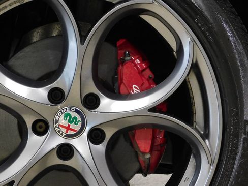 Used 2019 Alfa Romeo Stelvio Ti Sport AWD/4WD image 26