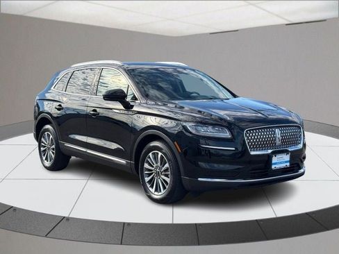 Used 2022 Lincoln Nautilus Reserve image 2