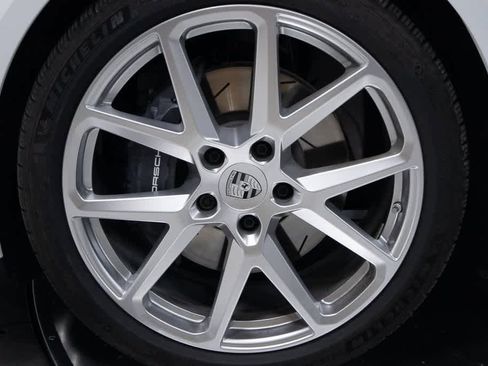 Certified 2024 Porsche Panamera 4 image 11