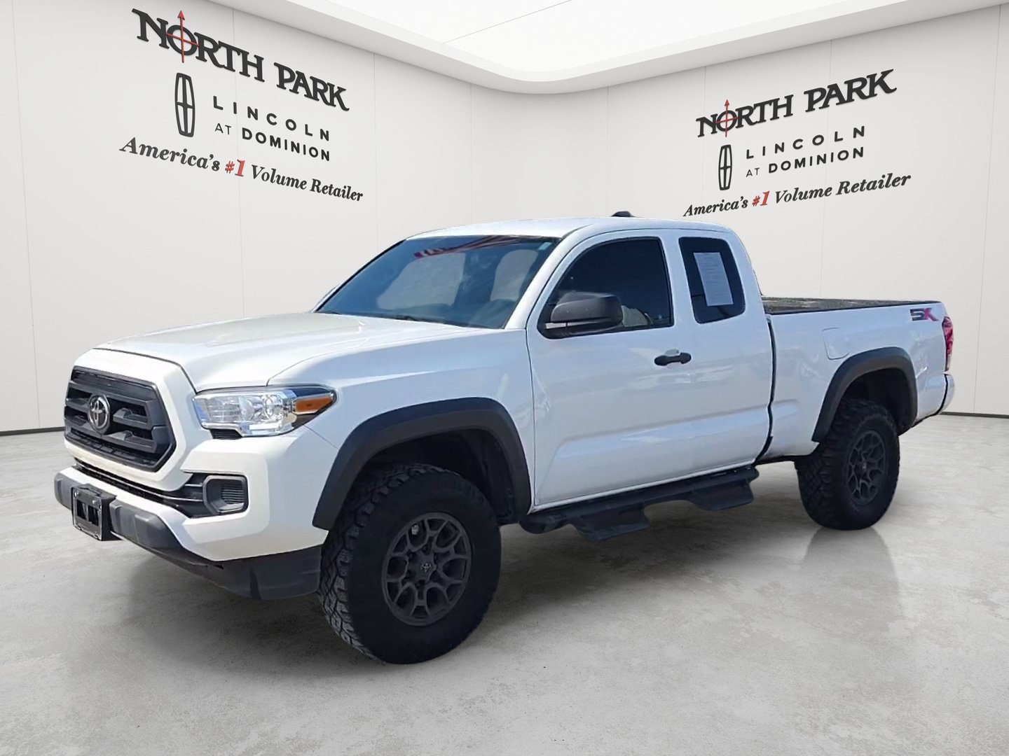 Used 2022 Toyota Tacoma SR w/ SX Package RWD image 1