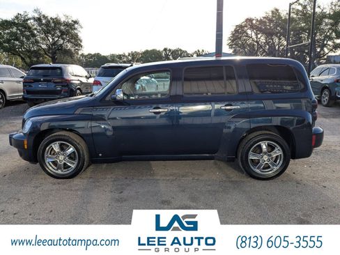 Used 2009 Chevrolet HHR LT image 6