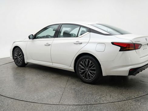 Used 2025 Nissan Altima 2.5 SV image 6