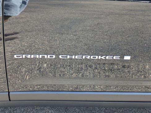 New 2025 Jeep Grand Cherokee Laredo X w/ Trailer Tow Package image 31