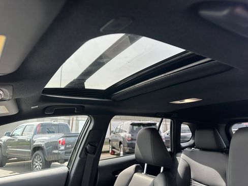 Used 2025 Toyota Corolla Cross AWD Hybrid w/ Convenience Package image 22