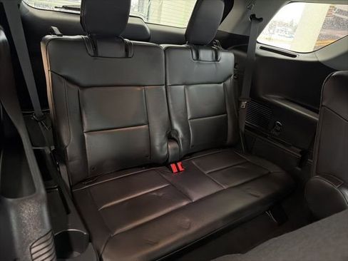 Used 2023 Ford Explorer XLT w/ Equipment Group 202A AWD/4WD image 10